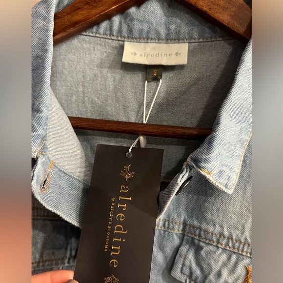 BAILEY’S BLOSSOMS Women’s Light Wash Denim Jacket Size S NEW - Picture 3 of 4